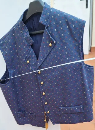 Chaleco fallero azul con detalles dorados