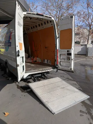 Furgoneta para Portes y Mudanzas