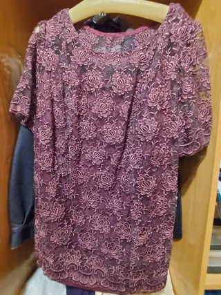 Blusón fiesta morado encaje floral