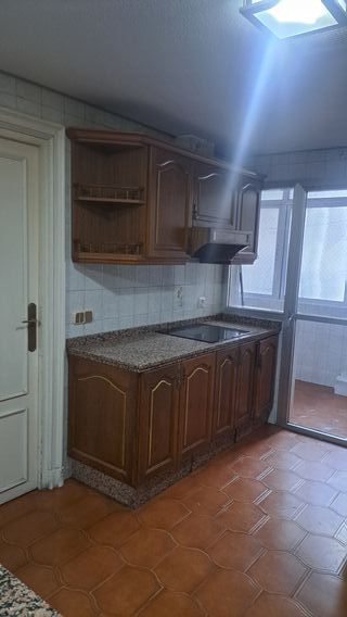 MUEBLES DE COCINA COMPLETA DE MADERA MACIZA