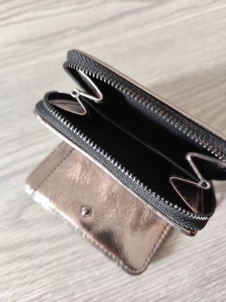 Cartera Stradivarius plateada