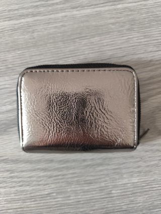 Cartera Stradivarius plateada