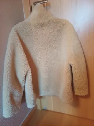 Chaquetón- Parka Zara estilo juvenil