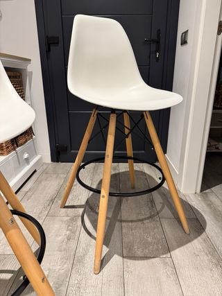 2 Taburetes Altos. Estilo nordico