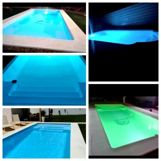 Piscina de poliéster azul y blanco