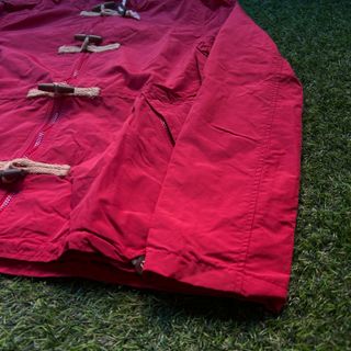 Chaqueta Roja con Cierre de Trencilla