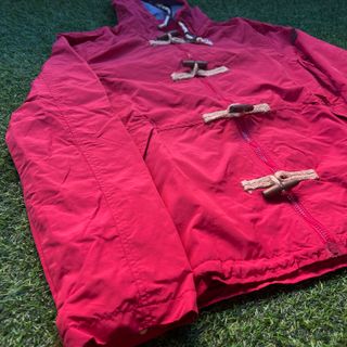 Chaqueta Roja con Cierre de Trencilla