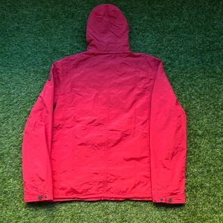 Chaqueta Roja con Cierre de Trencilla