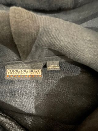 Sudadera Napapijri corta negra mujer