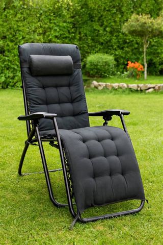 Sdraio reclinabile con cuscino grigio