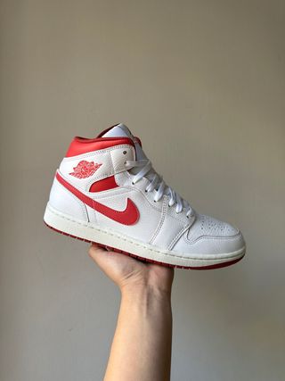 Nike Air Jordan 1 Mid Dune Red