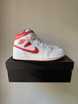 Nike Air Jordan 1 Mid Dune Red