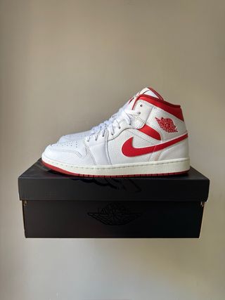 Nike Air Jordan 1 Mid Dune Red