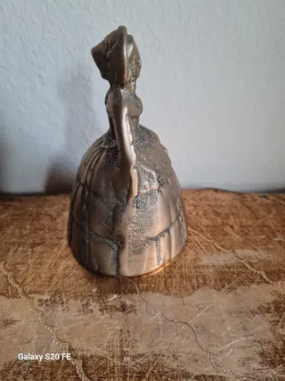 Campanellino da tavolo donna