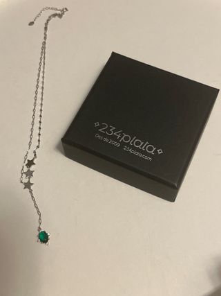 Collar plata estrellas y piedra verde
