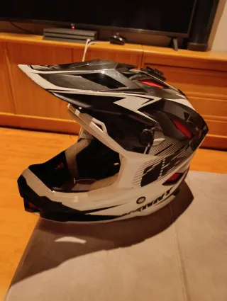 Casco Moto Integral Negro y Blanco