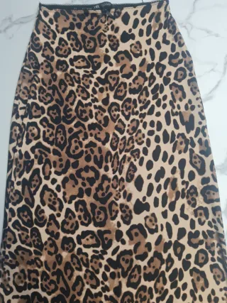Falda larga Zara Talla S estampado leopardo