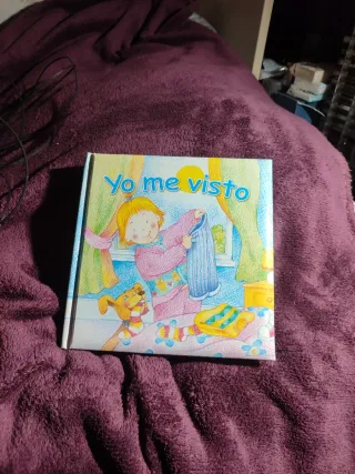 Libro infantil Yo me visto (Español)