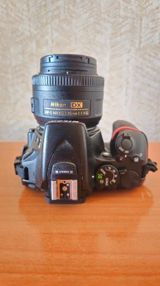 Cámara Nikon D5600 + Lente 35mm