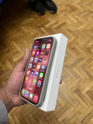 iPhone 15 Verde/Blanco