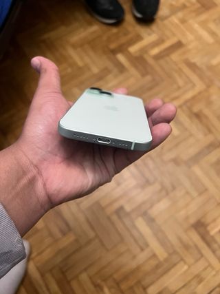 iPhone 15 Verde/Blanco