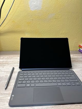 Tablet Lenovo Idea Tab Pro con Lápiz y funda.