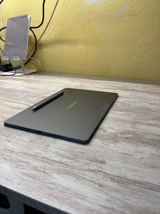 Tablet Lenovo Idea Tab Pro con Lápiz y funda.