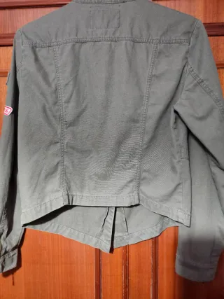 Cazadora ONLY verde mujer