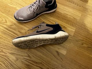 Zapatillas Nike grises y azules