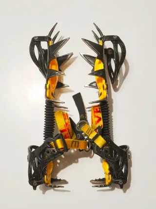 Piolet y Crampones Grivel G12