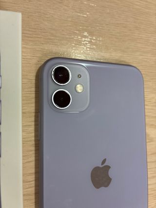 iPhone 11 64GB Viola + 2 proteggi-schermo