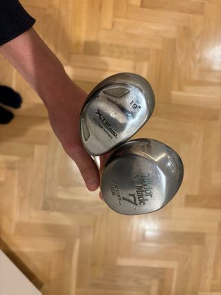 Palos de golf híbrido y madera de calle.