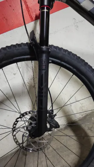 Bicicleta Trek Top Fuel 8 2024