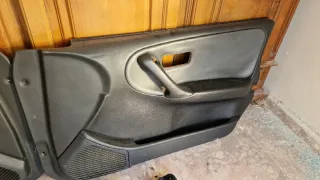 Paneles Puerta Nissan Primera P10 cuero gris
