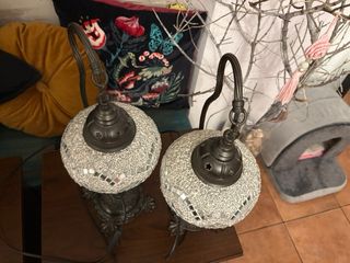 Lámparas auxiliares con pie.