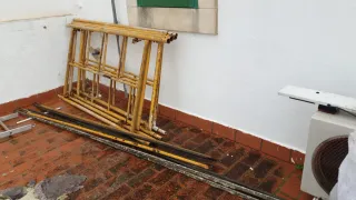 Andamio metálico amarillo