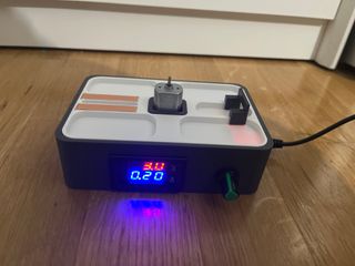 Rodador regulable para coches de slot