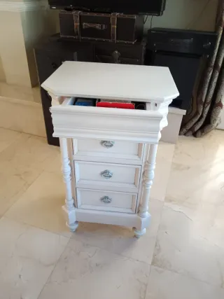 Comodino in legno massello