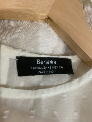 Camisa Bershka blanca volantes talla XS