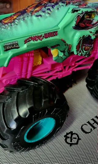 Monster Truck Hot Wheels XL