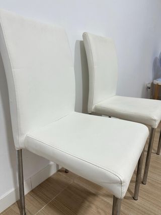 Juego de 2 sillas blancas modernas