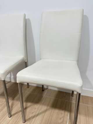 Juego de 2 sillas blancas modernas