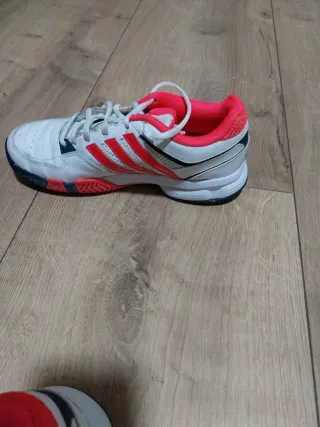 Zapatillas Adidas Padel/Tenis Blancas y Rojas