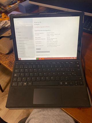 Microsoft Surface Pro 5 i5 8GB RAM y tecla qwerty