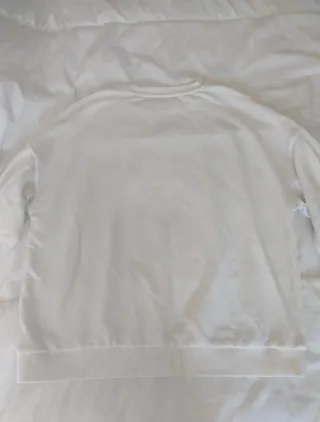 Sudadera blanca Harvard University (Bershka)