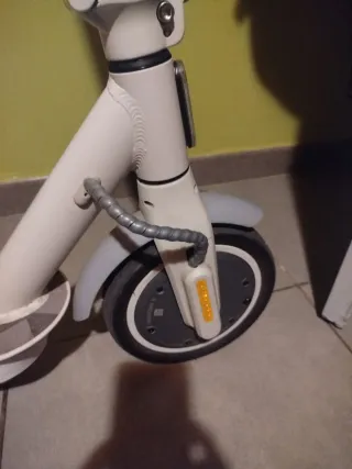Patinete eléctrico blanco Mascooter