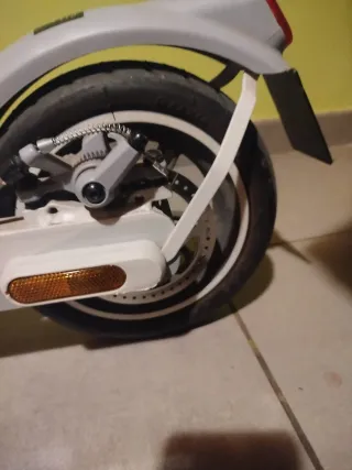 Patinete eléctrico blanco Mascooter