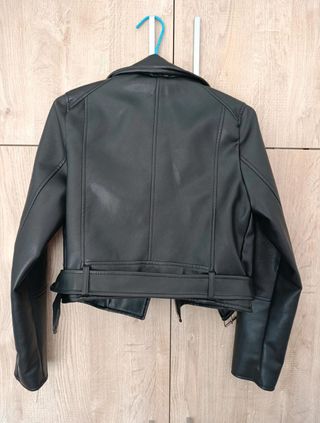 Chaqueta cuero Pull&Bear negra