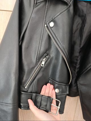 Chaqueta cuero Pull&Bear negra