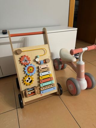 Bicicleta y andador de madera para bebé